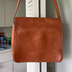 Bric's Leather Shoulder Bag / Messenger-style